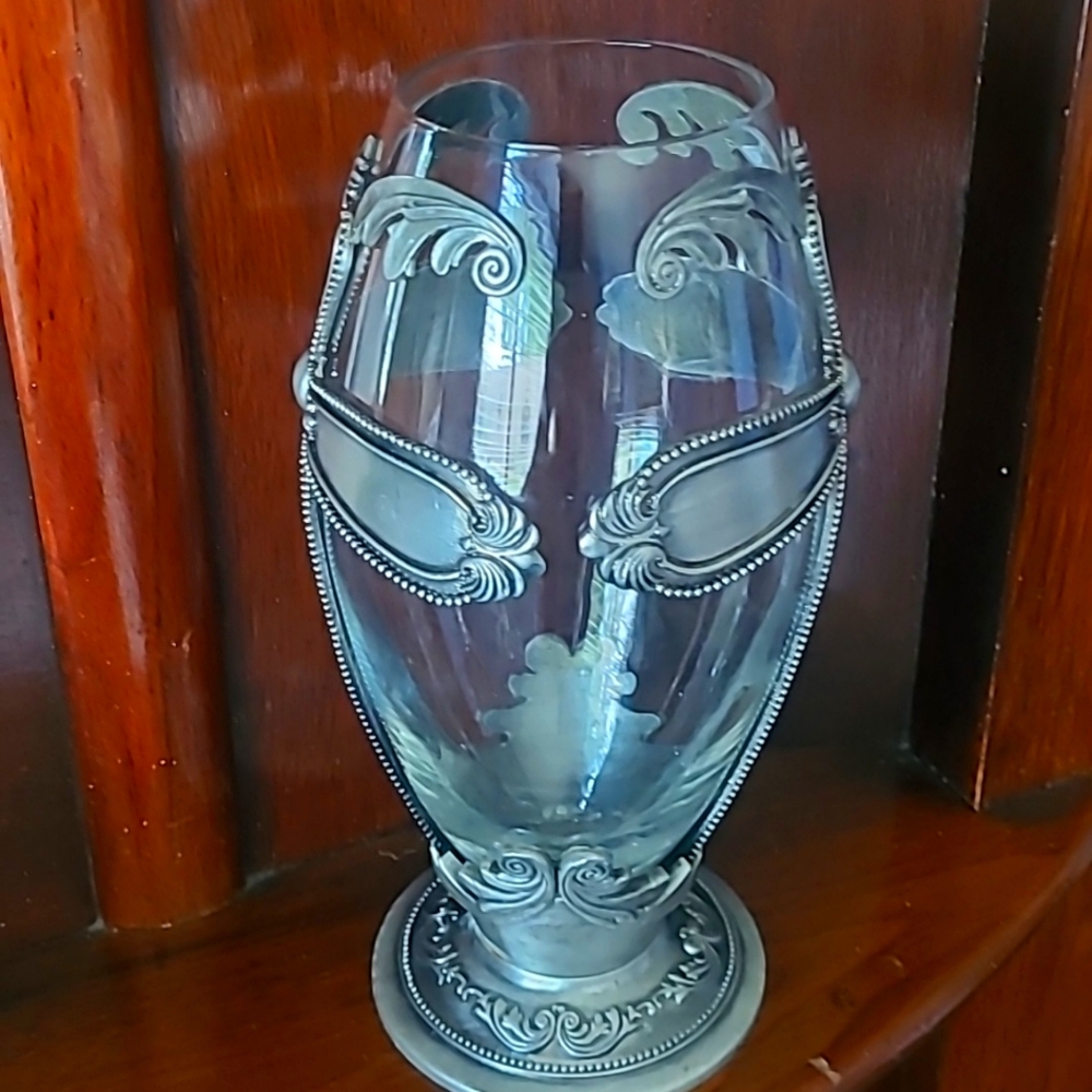 FTD STUNNING PEWTER AND GLASS HOLY CROSS VASE - Picture 2 of 7